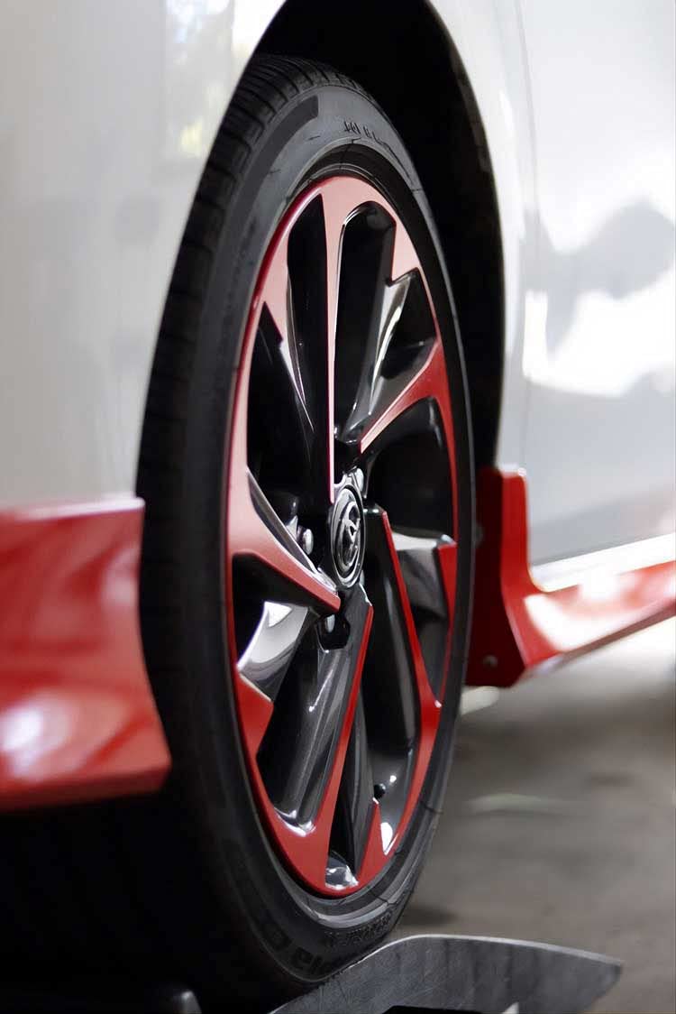 Vvivid+ Premium Vinyl Wrap Film (25Ft X 5Ft, Gloss Rosso Corsa (Ferrari) Red)