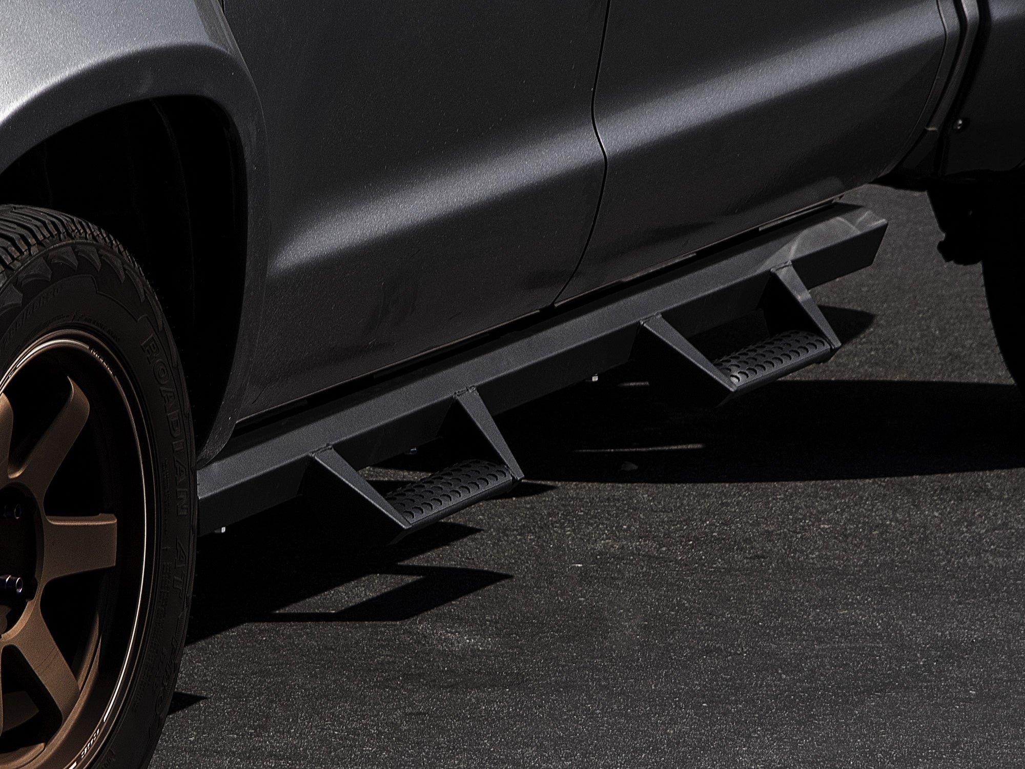 Armordillo 2007-2018 Chevy Silverado 2500/3500 - Crew Cab Ar Drop Step - Matte Black