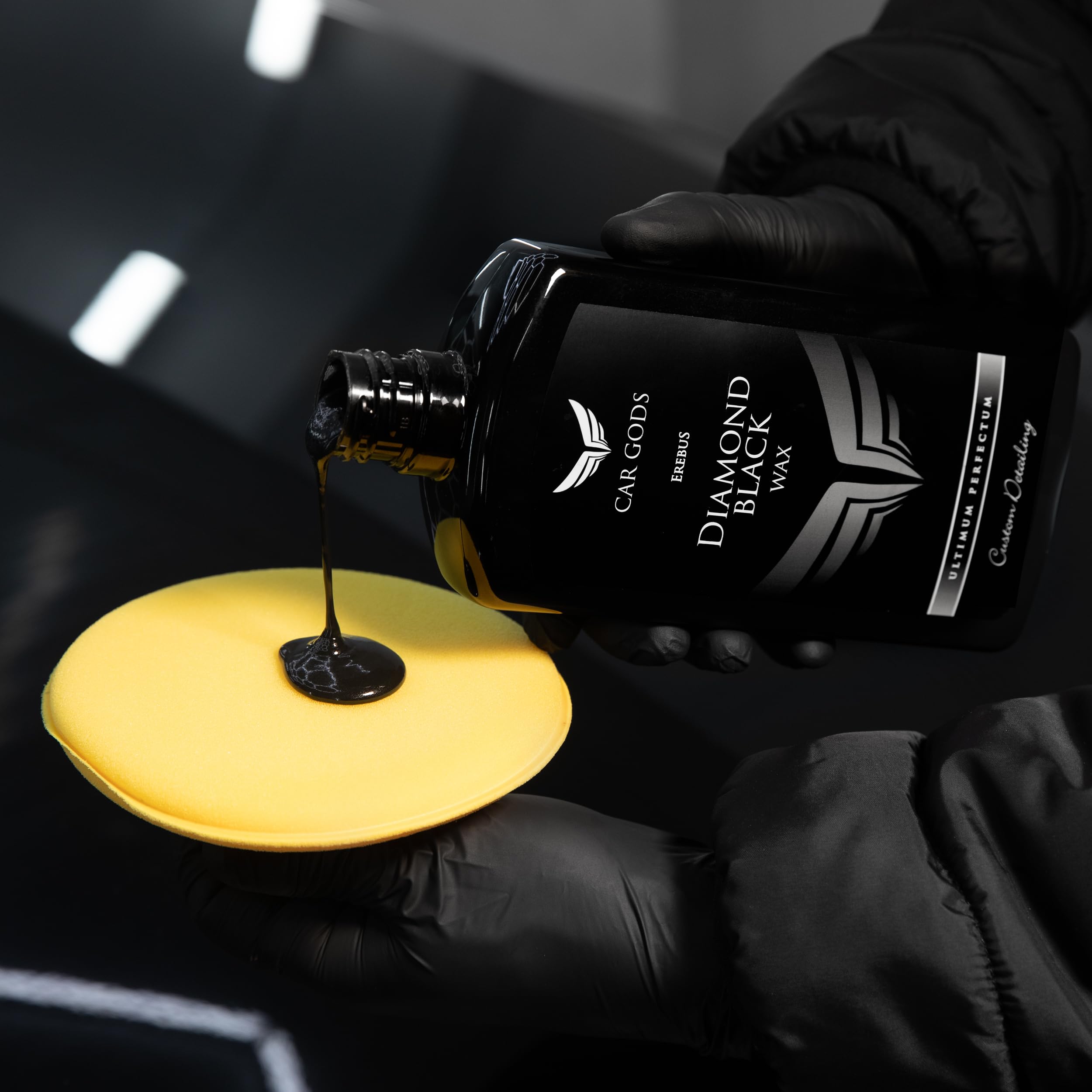 Car Gods Black Carnauba Wax Polish - 17 Fl Oz, Pigmented Formula, Removes Surface Oxidation & Scratches, Diamond Black Wax, Model GOD642