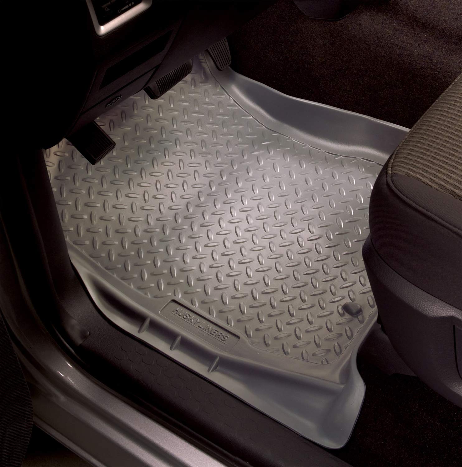 Husky Liners Classic Style Series | 2003 - 2008 Pontiac Vibe/Toyota Corolla/Matrix | Front Floor Liners, Black | 35091