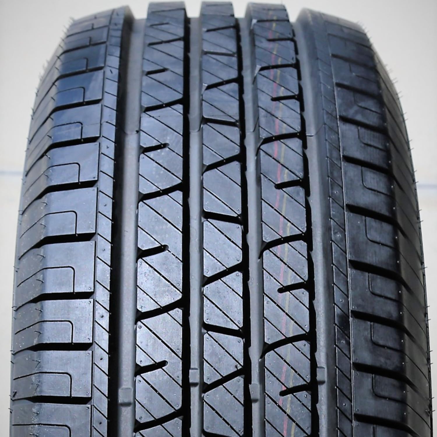Armstrong TRU-TRAC HT All Season - 235/75 R15