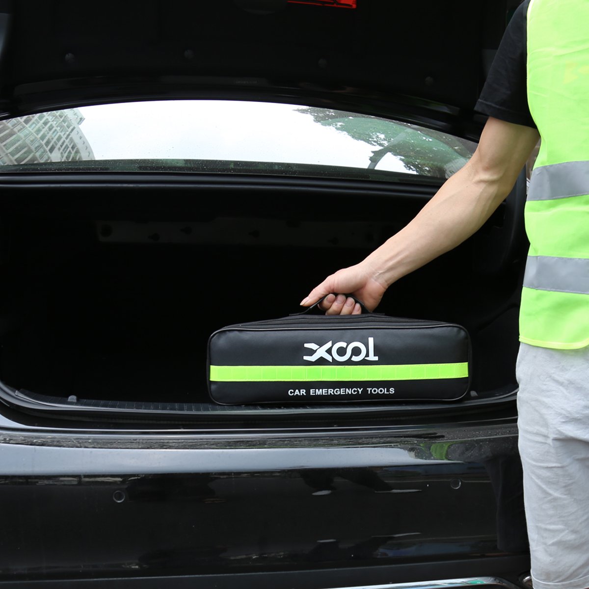 Xool Emergency Warning Triangle Kit - Roadside Safety Kit With Reflective Warning Triangles, High-Visibility Safety Vests, Stora
