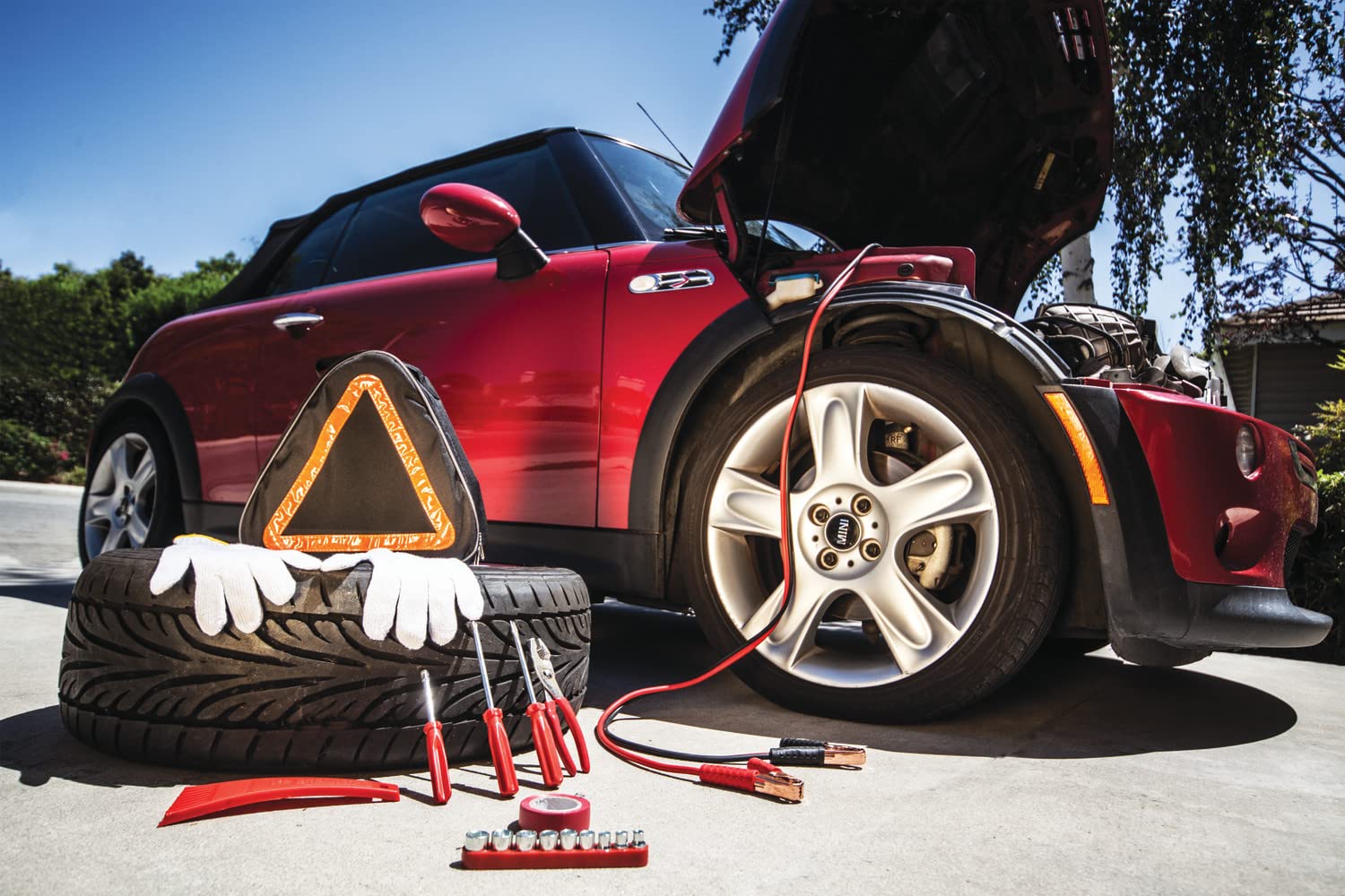 Picnic Time Ncaa Cincinnati Bearcats Emergency Car Kit - Auto Vehicle Safety Road Side Assistance With Jumper Cables And Car Too