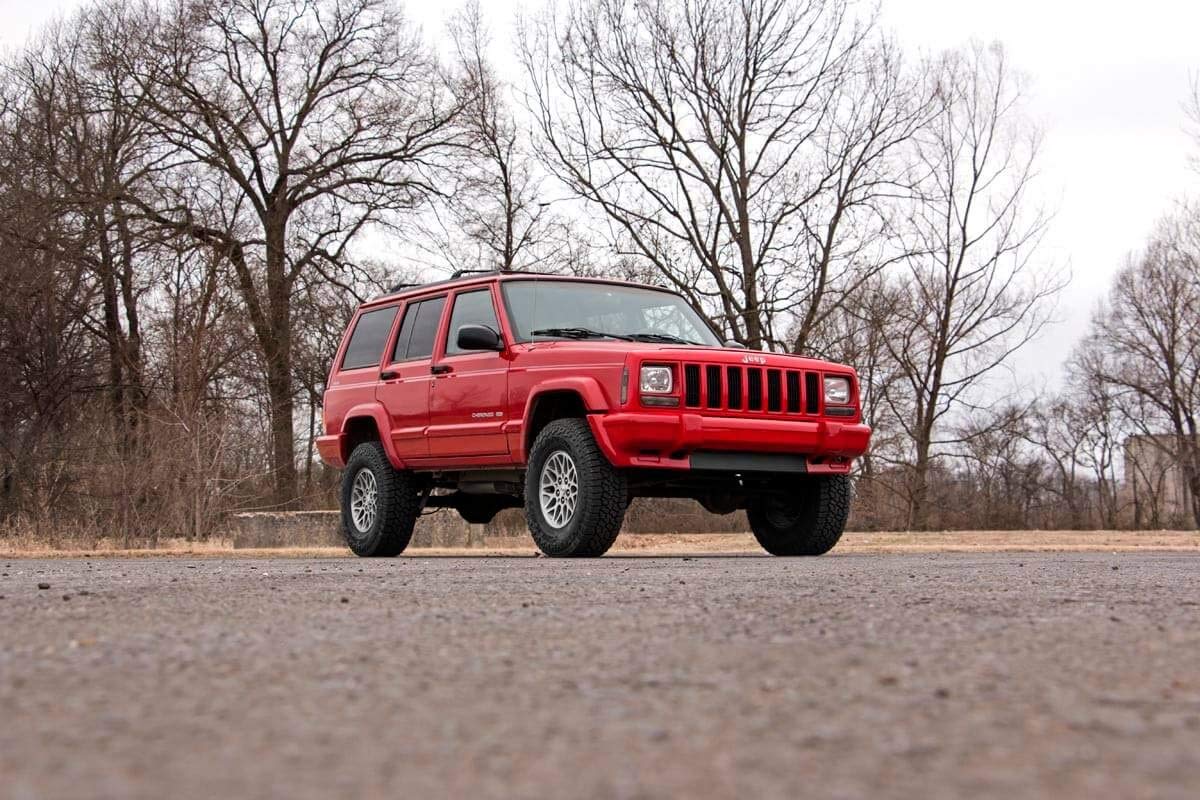Rough Country 3" Lift Kit for 1984-2001 Jeep Cherokee XJ 2WD/4WD - Model 630XN2, Black, Rubber Material