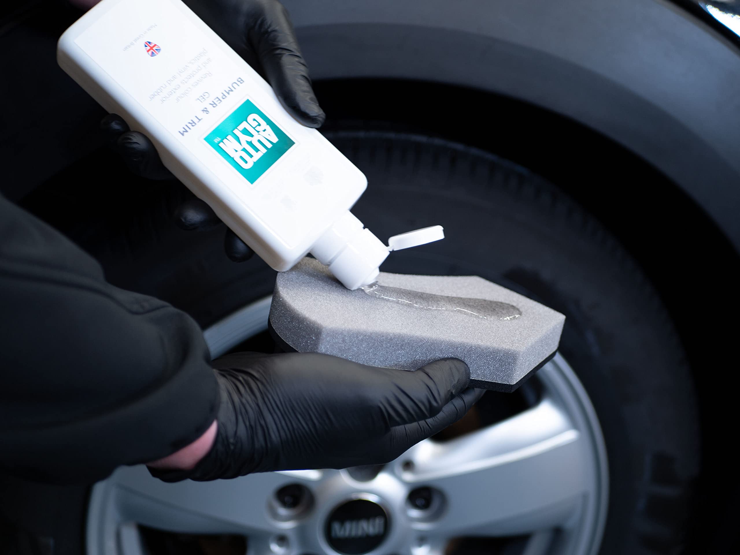 Autoglym Bumper & Trim Gel, 325ml - Car Trim Restorer Revives Colour and Protects Exterior Car Bodywork