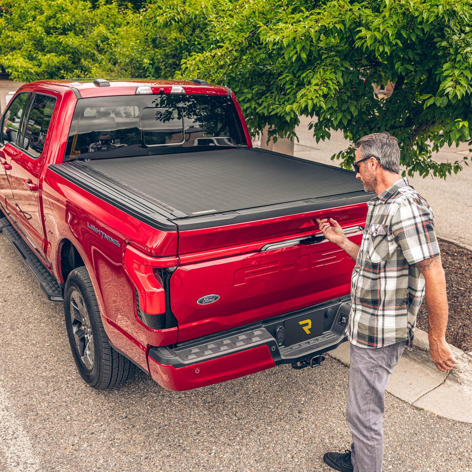 Realtruck Bak Revolver X4S Hard Rolling Truck Bed Tonneau Cover | 80101 | Fits 1988 - 2013 Chevy/Gmc Silverado/Sierra & C/K 6' 6' Bed (78')