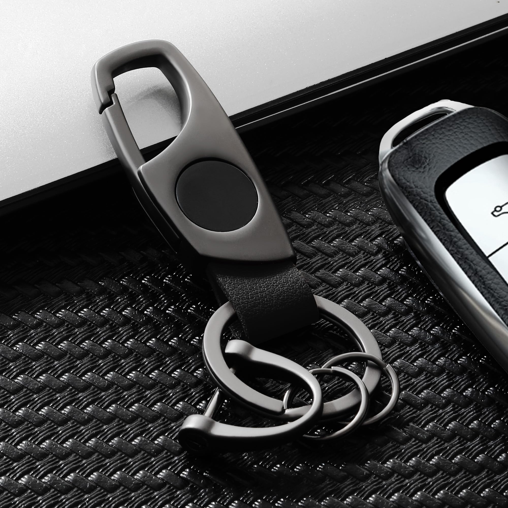 Gkeygo Carabiner Keychain, Key Chains For Car Key With 2 Key Rings And Anti-Lost D-Ring, Multifunctional Leather Keychains For M