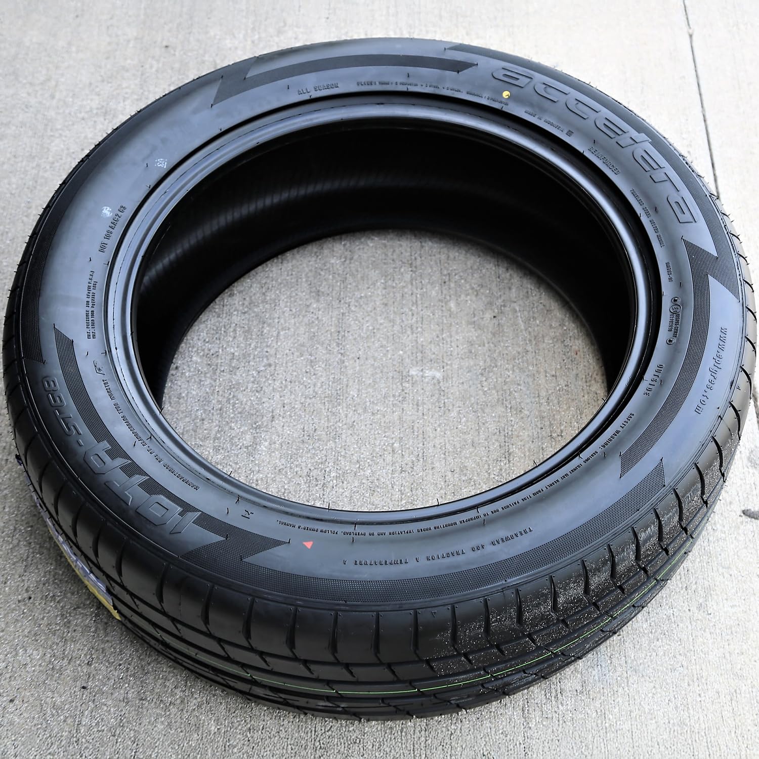 Accelera Iota St68 255/50R20 109V