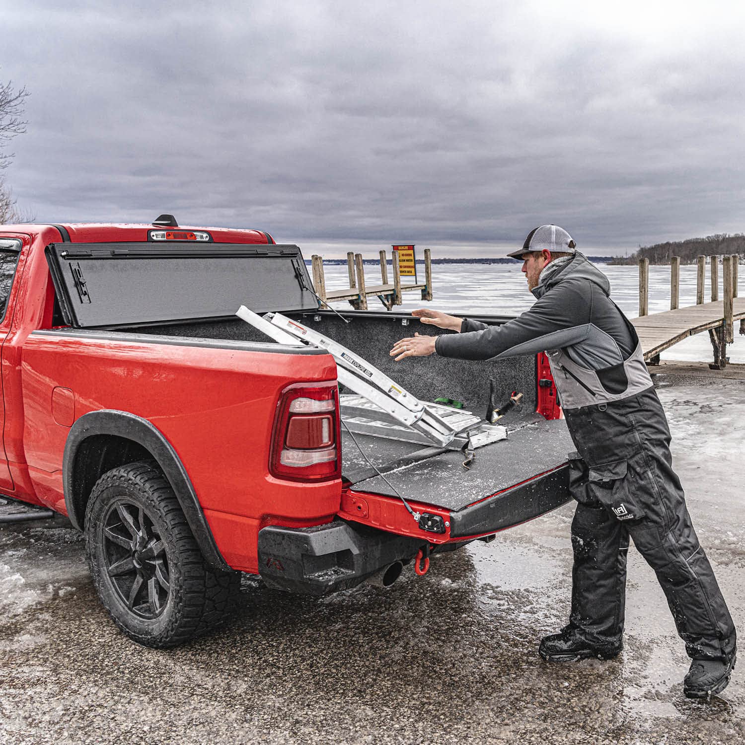 Gator Fx Hard Quad-Fold Truck Bed Tonneau Cover | 8828338 | Fits 2021 - 2025 Ford F-150 8' 2'' Bed (97.6'')