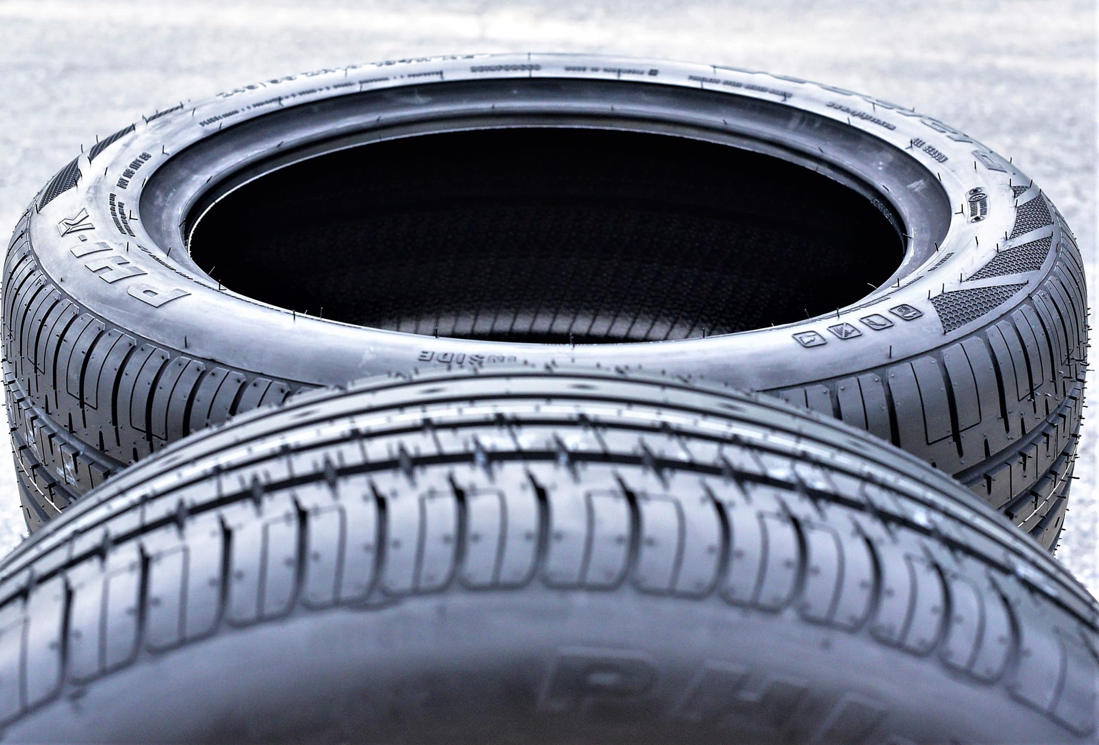 Accelera 235/45 Zr18 98Y Xl M+S Phi-R(T)