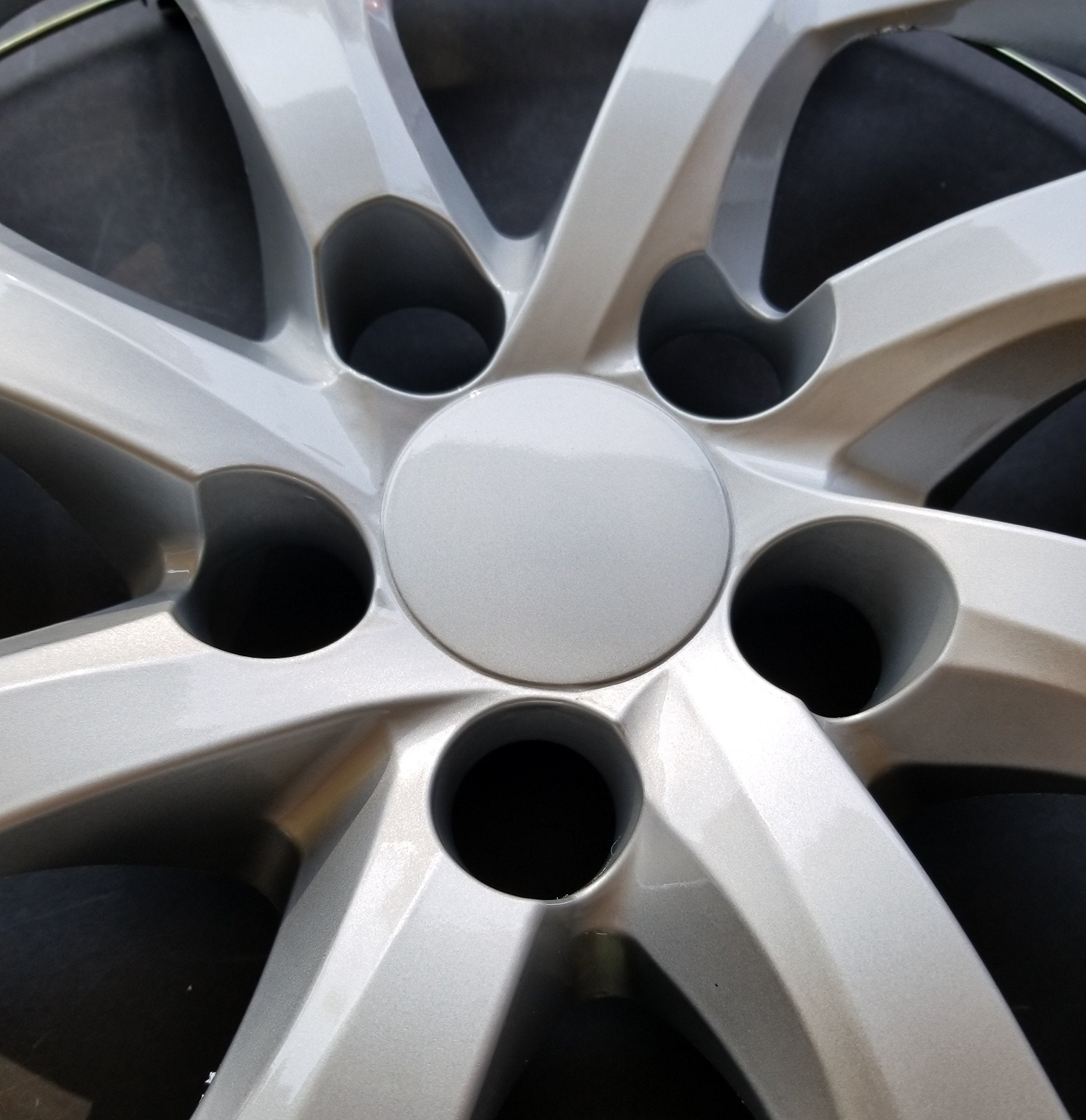 One New Wheel Cover Hubcap Replacement Fits 2017-2018 Toyota Corolla Le; 16 Inch; 16 Spoke; Silver Color; Plastic