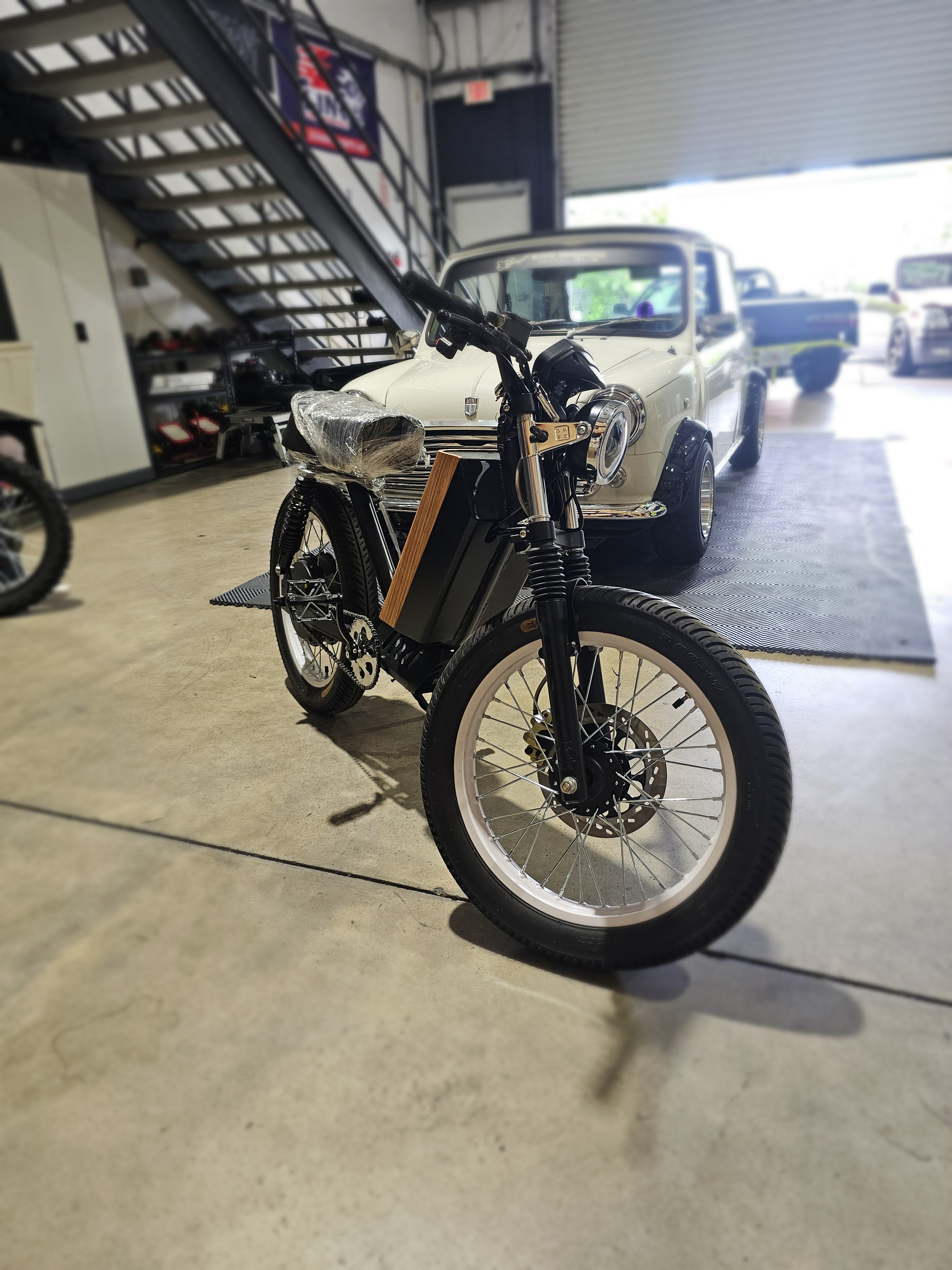 ONYX CTY2 Step-Thru Moped Electric Bike (DEMO)